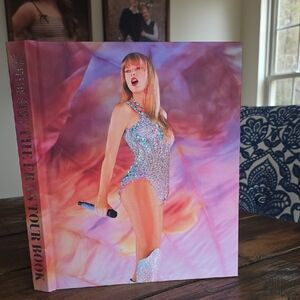 Taylor Swift Book